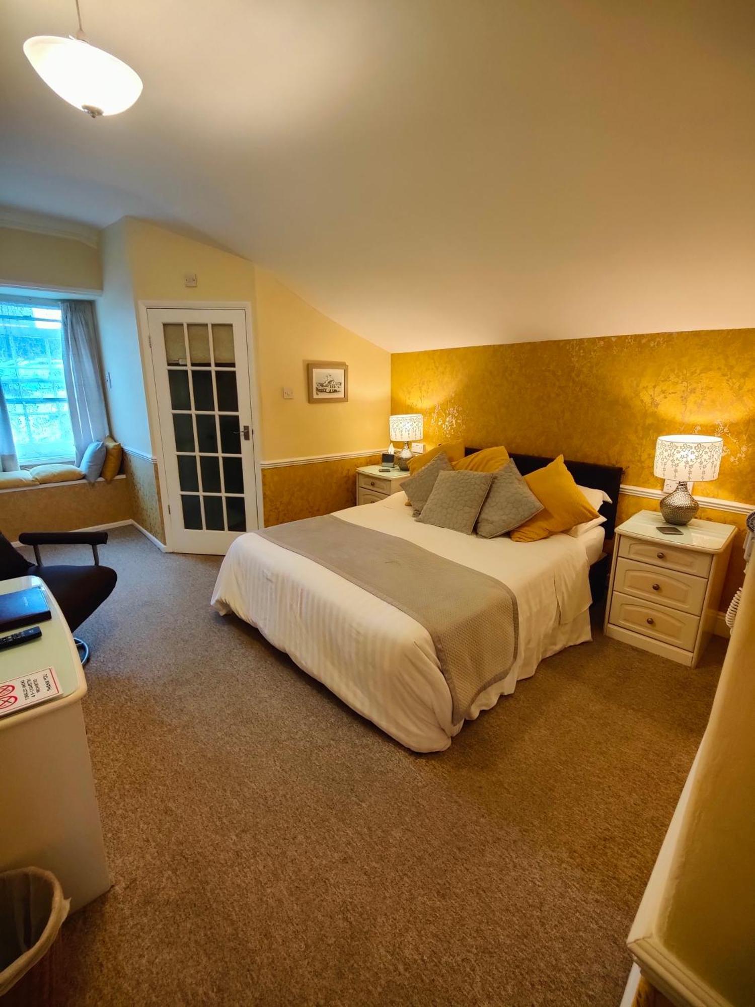 Hotel The Pack O' Cards Combe Martin Esterno foto