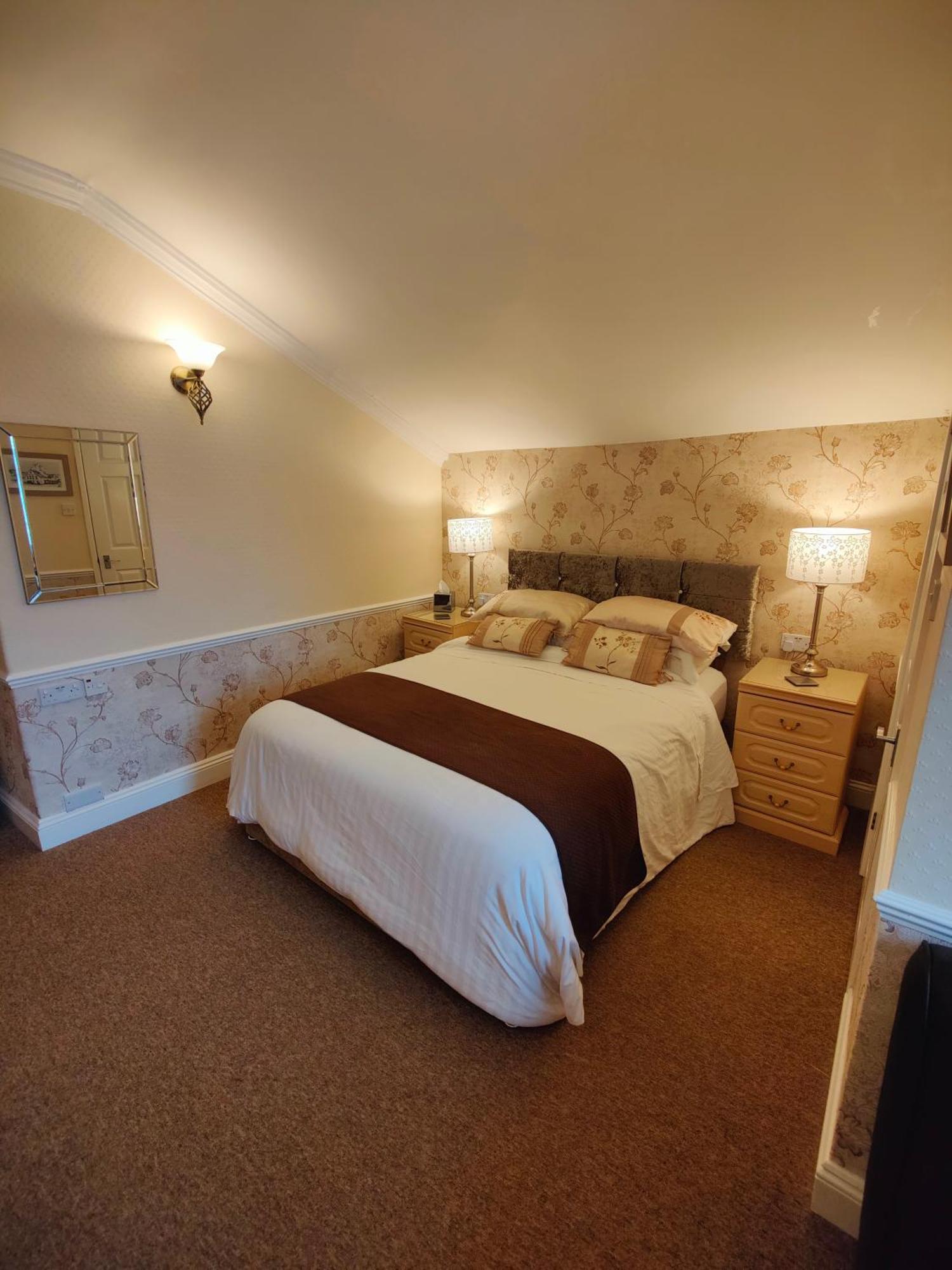 Hotel The Pack O' Cards Combe Martin Esterno foto