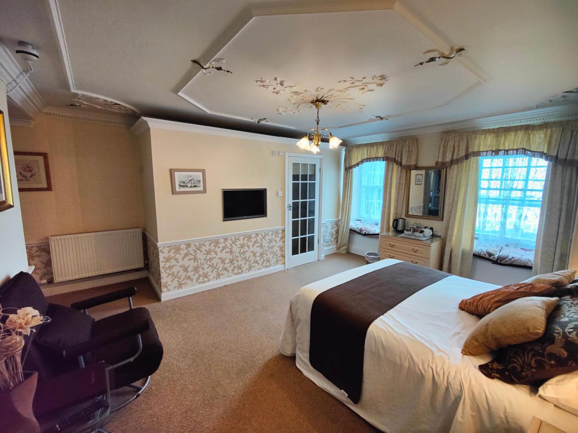 Hotel The Pack O' Cards Combe Martin Esterno foto