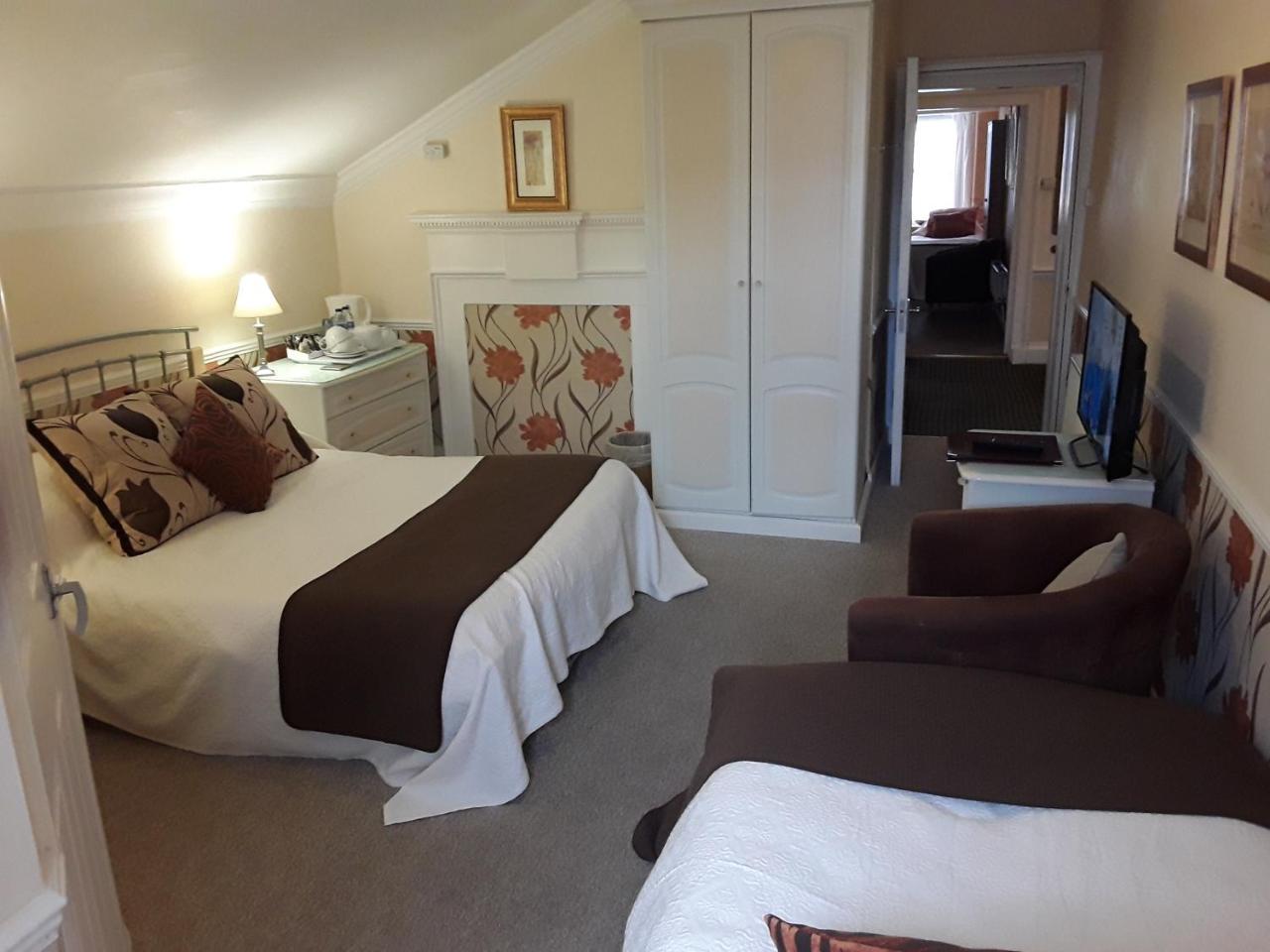 Hotel The Pack O' Cards Combe Martin Esterno foto